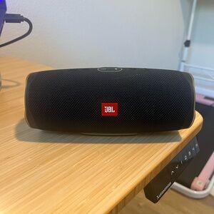 JBL Charge 4 Bluetooth Speaker